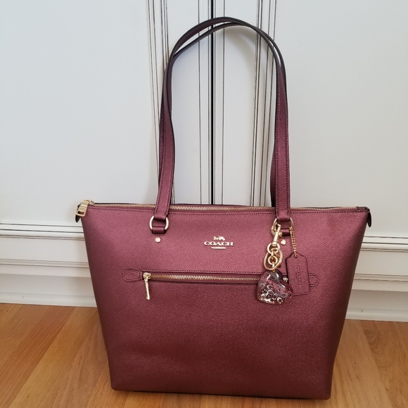 Coach Handbags - Coach Gallery tote and heart key charm